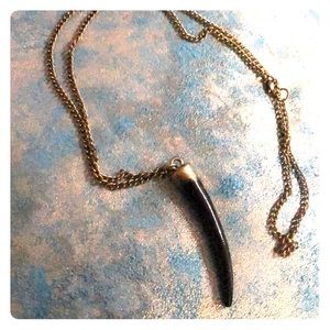 Black and gold claw necklace